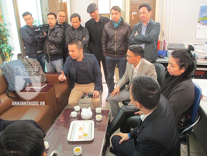 Toàn cảnh cuộc thực nghiệm đổ xăng giữa Petrolimex và lái xe ôtô khiếu nại